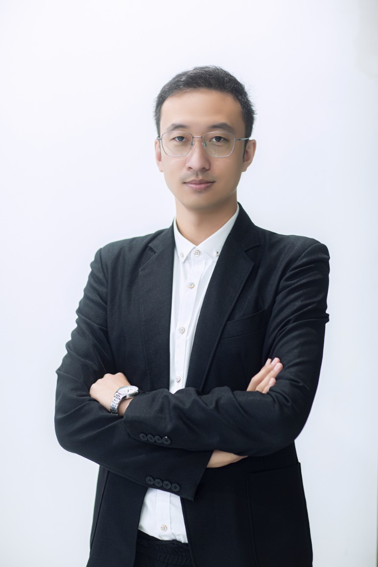 王偉.jpeg